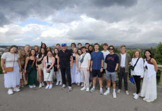 The education abroad group arrives in Florence. 